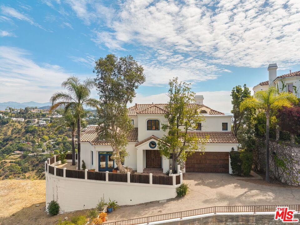 Hollywood Hills residential property view